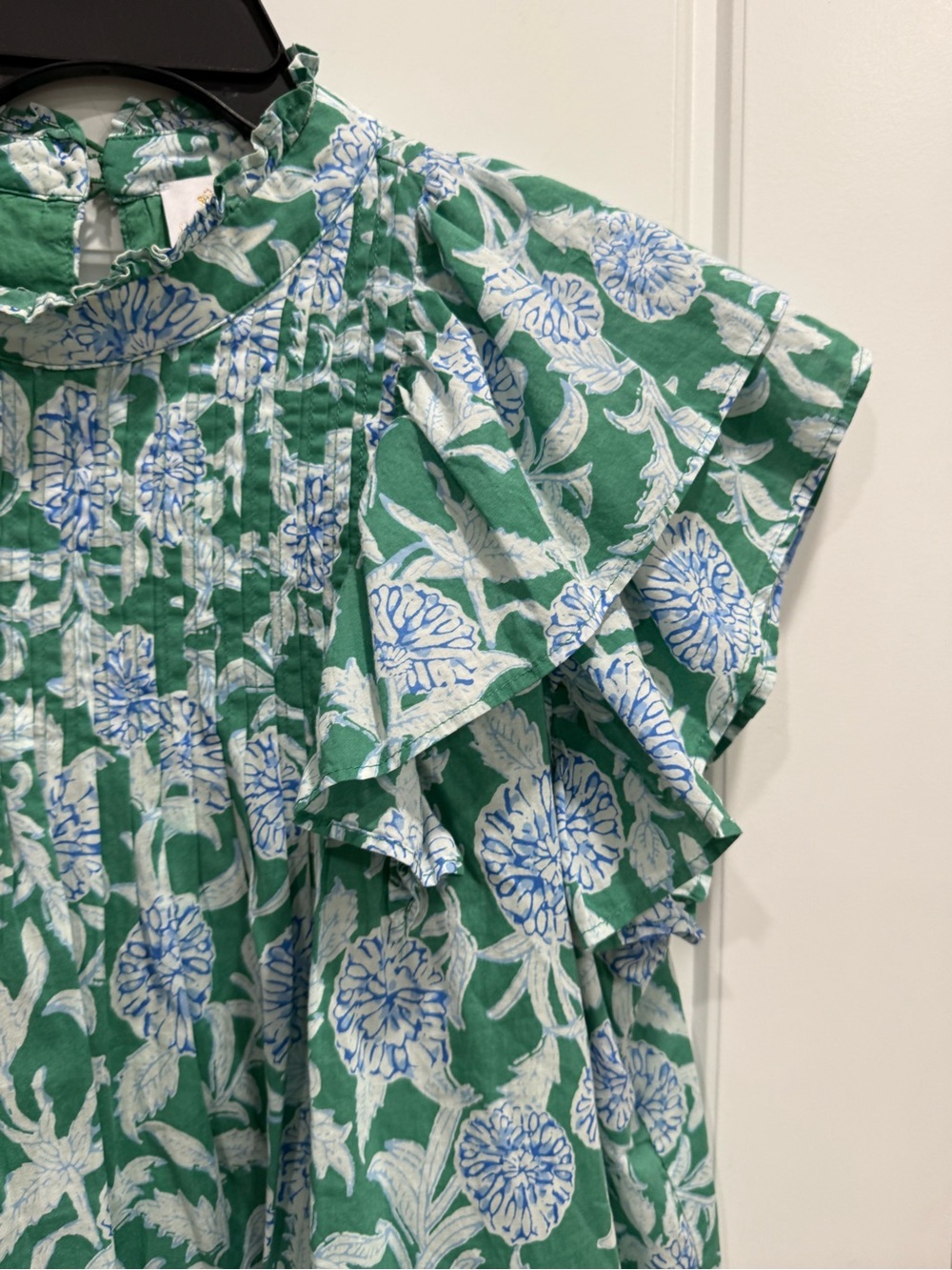 J. Marie The Merritt Pleated Green & Blue Floral Ruffle Blouse - Picture 3 of 6